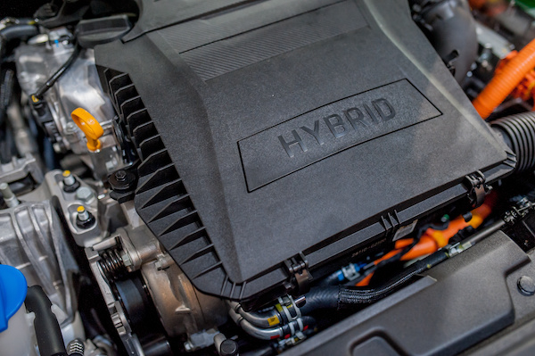Reasons Why Your Next Car Should Be a Hybrid Vehicle